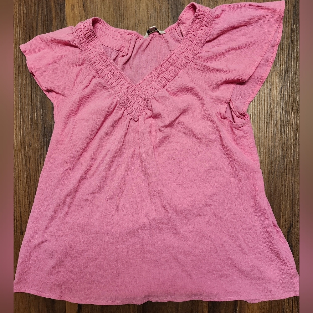 EUC Womens Sz L Lucky Brand Ruffle Sleeve Crinkle Gauze V-Neck Top in Think Pink